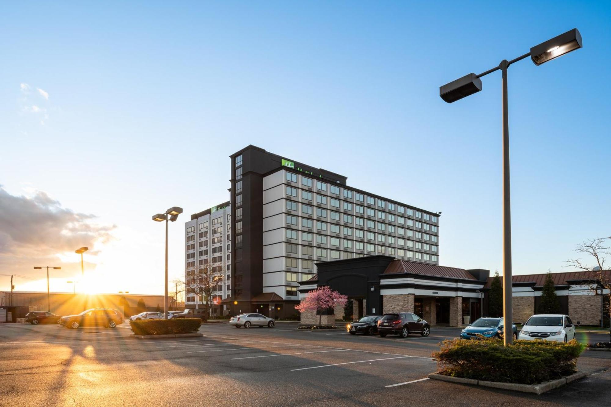Holiday Inn Newark International Airport Exterior foto